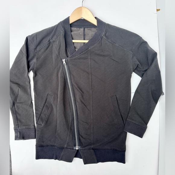LULULEMON Mula Asymmetrical Jacket Bundle Wrap Zip Moto. Angle zip - Picture 4 of 11
